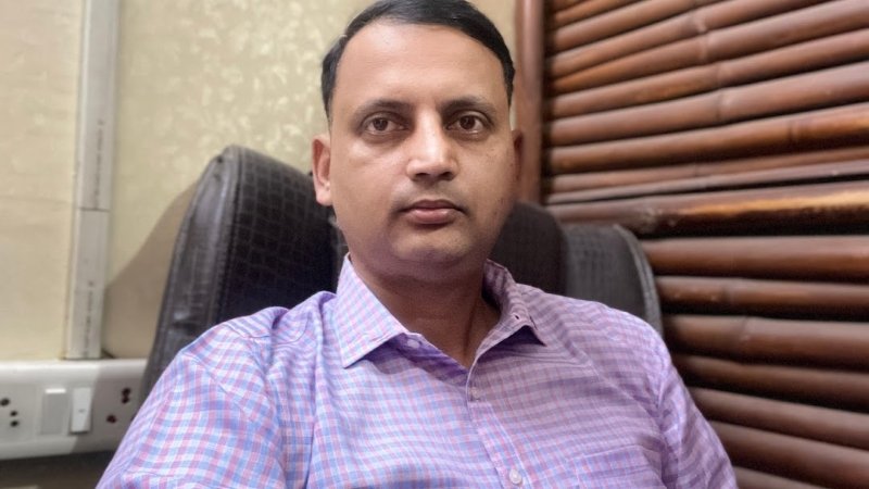 Dr. Abhishek Saxena