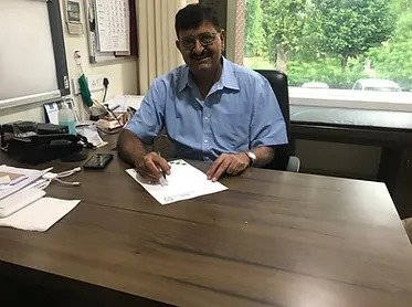 Dr. Sandeep Kapoor