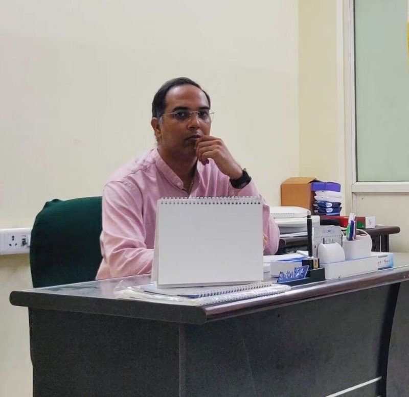Dr. Vikram Kulkarni 